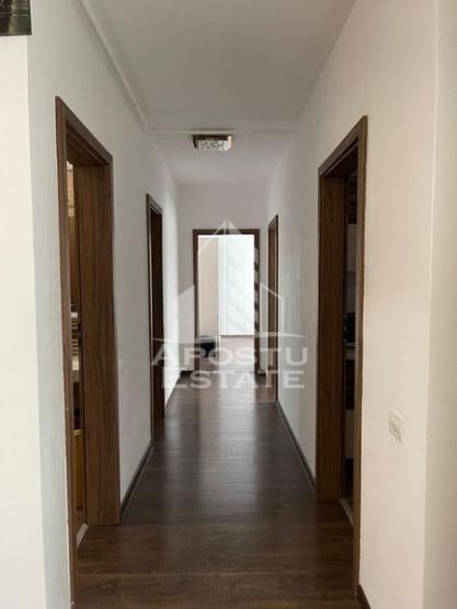 Apartament cu 3 camere, priveliste superba, in Complexul Studentesc