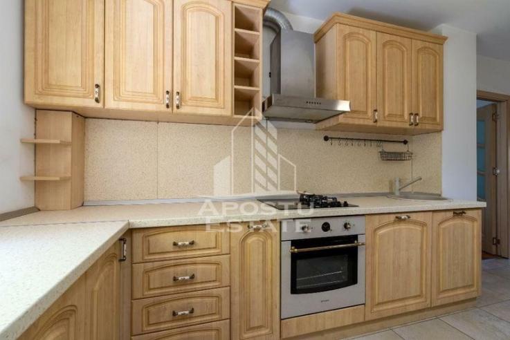 Apartament cu 3 camere, decomandat, 2 bai si 2 balcoane, Girocului