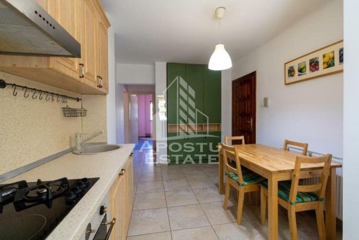 Apartament cu 3 camere, decomandat, 2 bai si 2 balcoane, Girocului