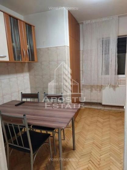 Apartament cu 3 camere, 2 bai, Centrala Proprie, Compelex Studentesc