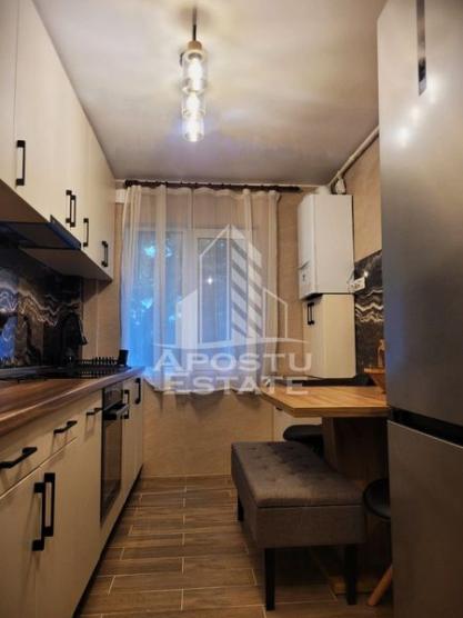 Proprietar , inchiriez apartament cu 2 camere , cu centrala proprie !