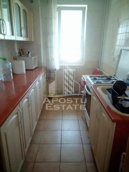 Apartament 3 camere , zona sagului bloc turn , centrala proprie si AC