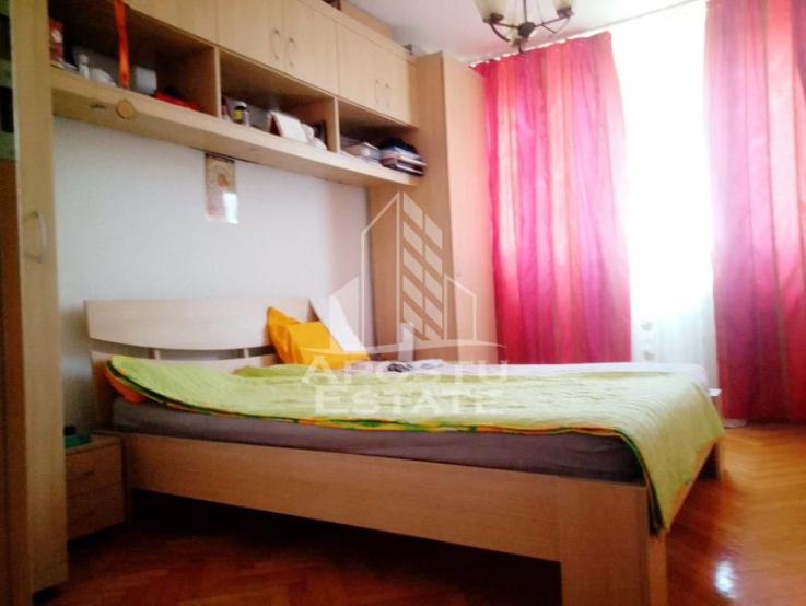 Apartament 3 camere , zona sagului bloc turn , centrala proprie si AC