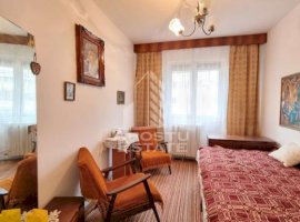 Apartament cu 3 camere, etaj intermediar, zona Dacia