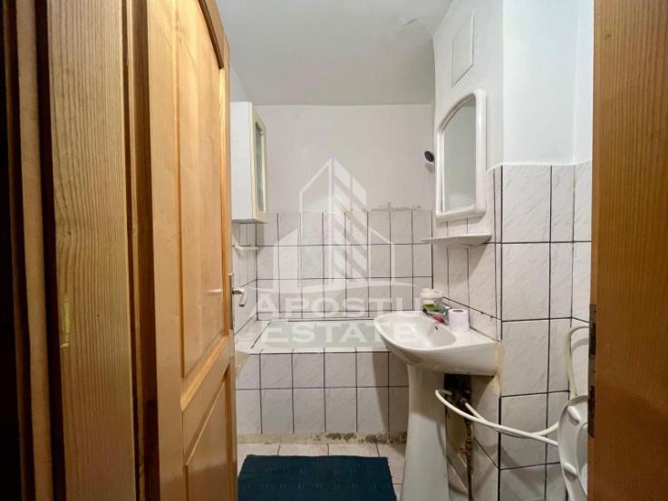 Apartament 3 camere,centrala proprie,lift,zona Saguui