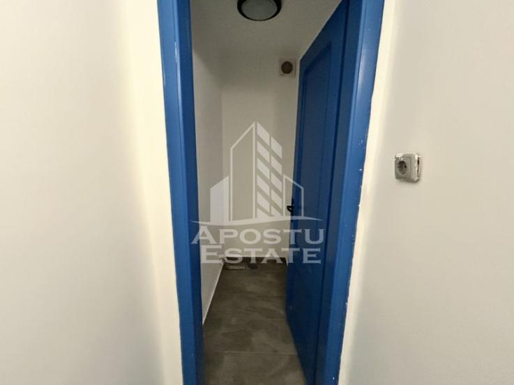 Spatiu comercial 89mp, intrare din strada, demisol, ultracentral.