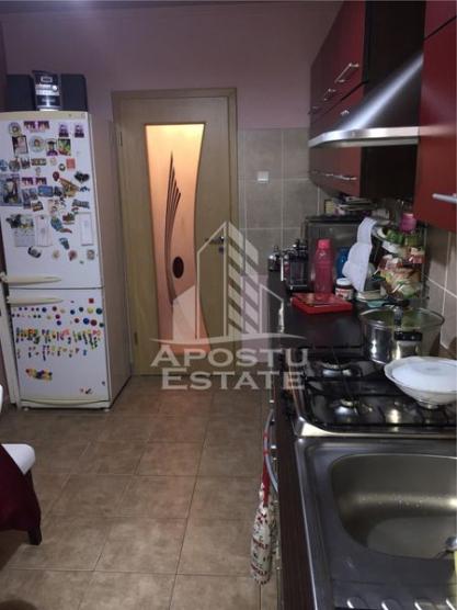 Apartament  3 camere deosebit,decomandat,zona Take Ionescu