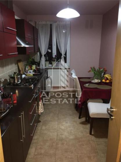 Apartament  3 camere deosebit,decomandat,zona Take Ionescu