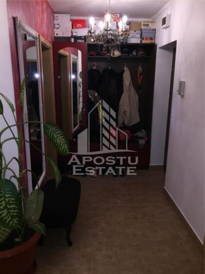 Apartament  3 camere deosebit,decomandat,zona Take Ionescu