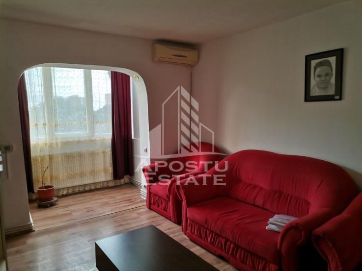 Apartament 2 camere, centrala proprie, 50mp, zona UVT