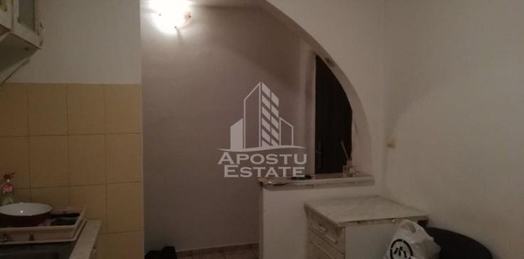 Apartament 2 camere, centrala proprie, 50mp, zona UVT