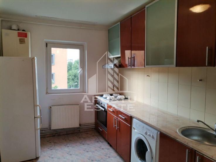 Apartament 2 camere, centrala proprie, 50mp, zona UVT