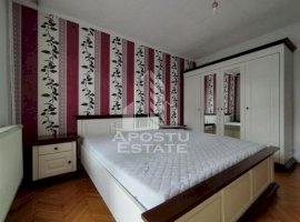 Apartament 4 camere, garaj propriu, centrala proprie, zona Lipovei