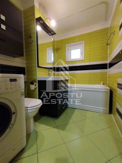 Apartament 4 camere, garaj propriu, centrala proprie, zona Lipovei