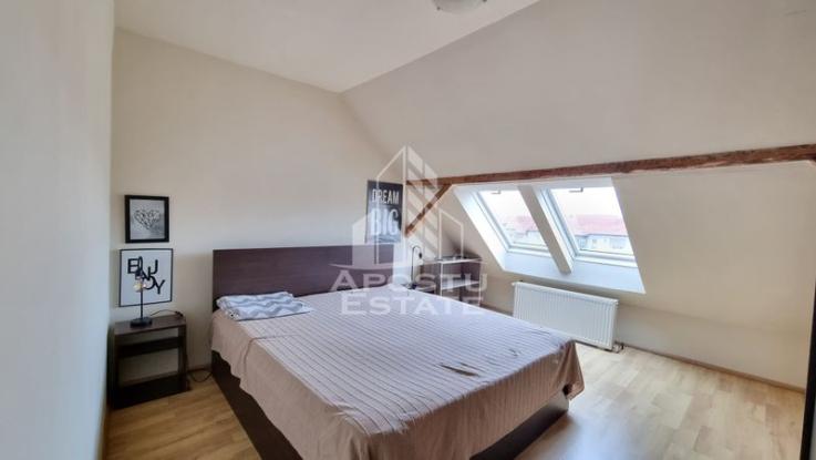 Apartament 3 camere la mansarda, centrala proprie, zona Calea Lipovei