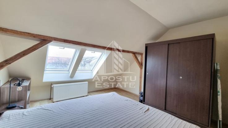 Apartament 3 camere la mansarda, centrala proprie, zona Calea Lipovei