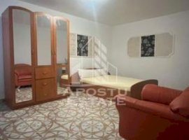 Apartament la casa, zona Steaua