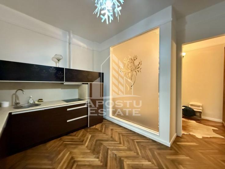 Apartament 2 camere, renovat, centrala, cladire istorica, Baile Neptun