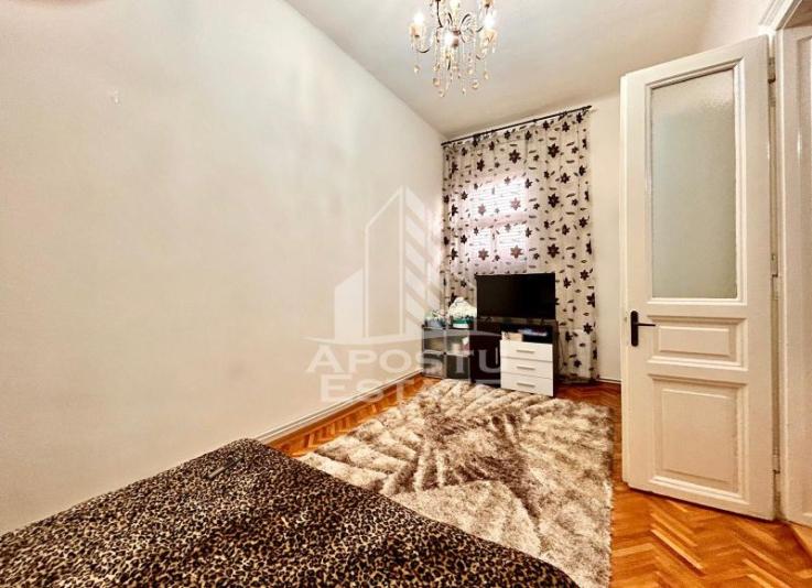 Apartament 2 camere, spatios, pod reabilitat, loc de parcare si garaj