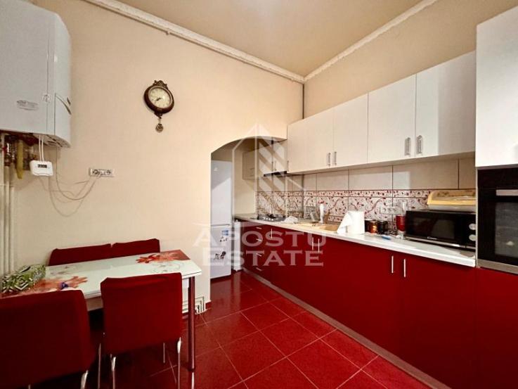 Apartament 2 camere, spatios, pod reabilitat, loc de parcare si garaj