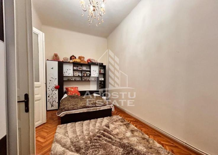 Apartament 2 camere, spatios, pod reabilitat, loc de parcare si garaj