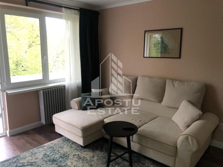 Apartament cu 3 camere etaj intermediar zona Tipografilor