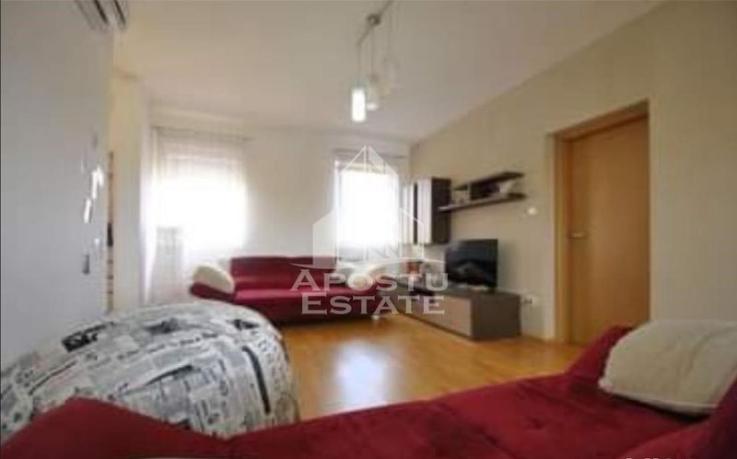 Apartament cu 3 camere, etajul 2, centrala proprie, zona Gh Lazar