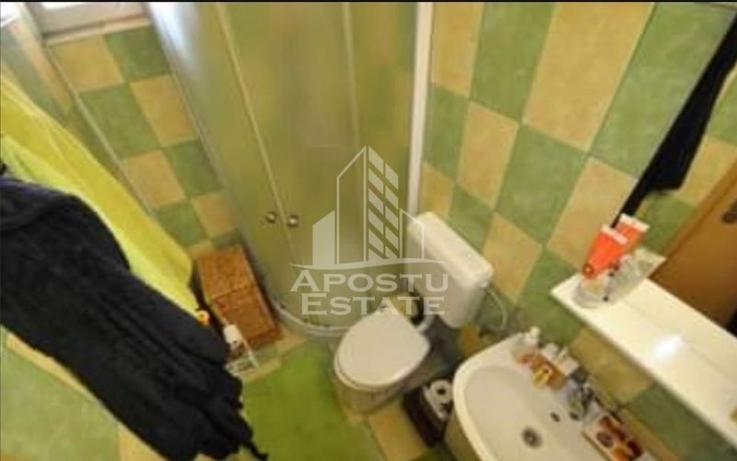 Apartament cu 3 camere, etajul 2, centrala proprie, zona Gh Lazar