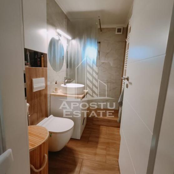 Apartament cu 3 camere, centrala proprie lanag Iulius Town