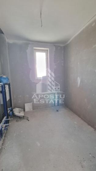 Apartament 3 camere, bloc nou, loc de parcare, zona Torontalului