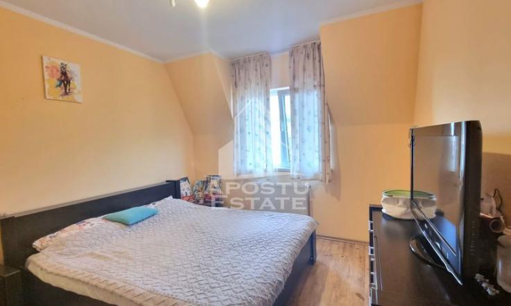 Apartament cu 3 camere, decomandat, centrala proprie, zona Lipovei