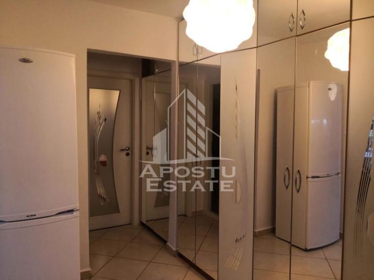 Apartament cu 2 camere, decomandat,zona Girocului