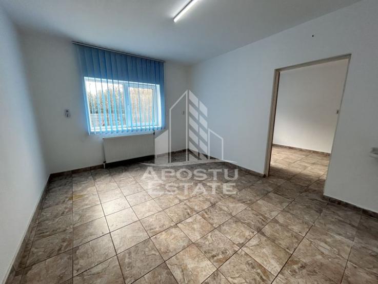 Spatiu birouri, 2 camere, 2 bai, 60 mp, zona Buziasului