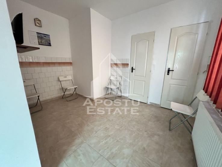 Spatiu birouri, 2 camere, 2 bai, 60 mp, zona Buziasului