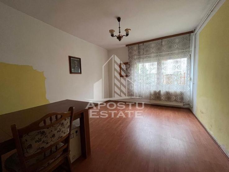 Casa individuala cu 7 camere,  P+M, zona Calea Martirilor