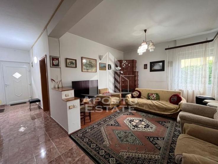 Casa individuala cu 7 camere,  P+M, zona Calea Martirilor