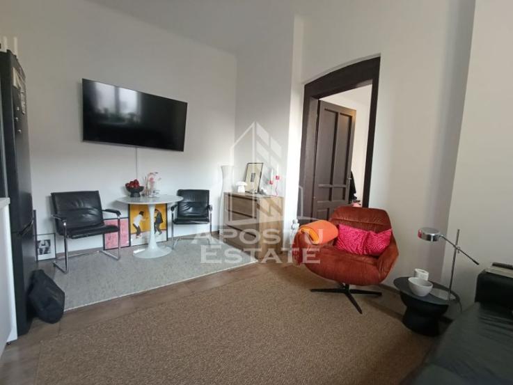 Apartament 2 camere, centrala proprie, etaj 1,  situat in zona Ronat.