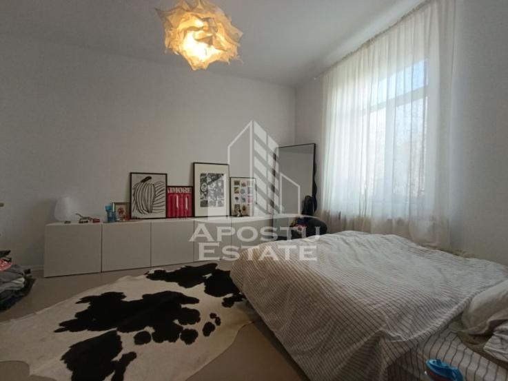 Apartament 2 camere, centrala proprie, etaj 1,  situat in zona Ronat.