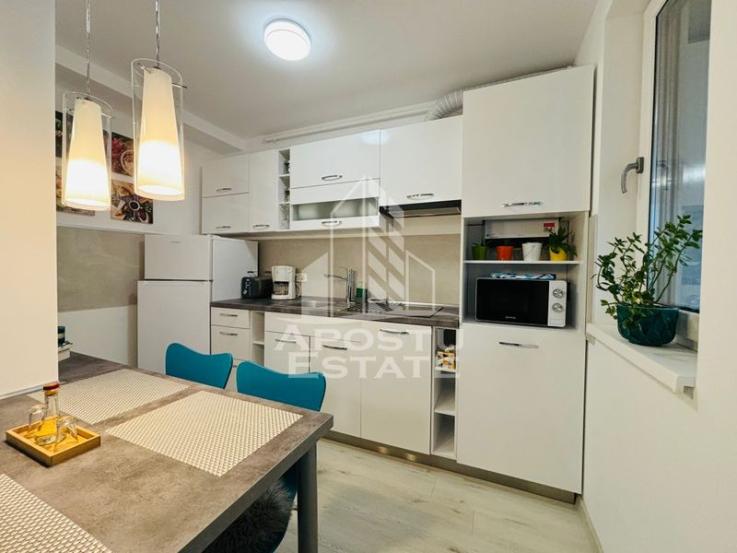 Apartament cu 2 camere, centrala proprie,loc de parcare, zona Lipovei