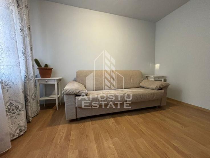 Apartament cu 3 camere, zona Lipovei