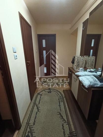 Apartament 4 camere, decomandat, centrala proprie, etaj 1, Dambovita.