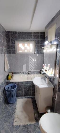 Apartament cu 2 camere, etaj intermediar,confort I, zona Dambovita