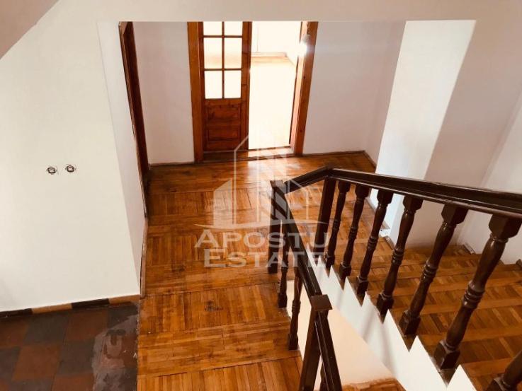 Casa tip duplex, P+2E, garaj, zona Simion Barnutiu