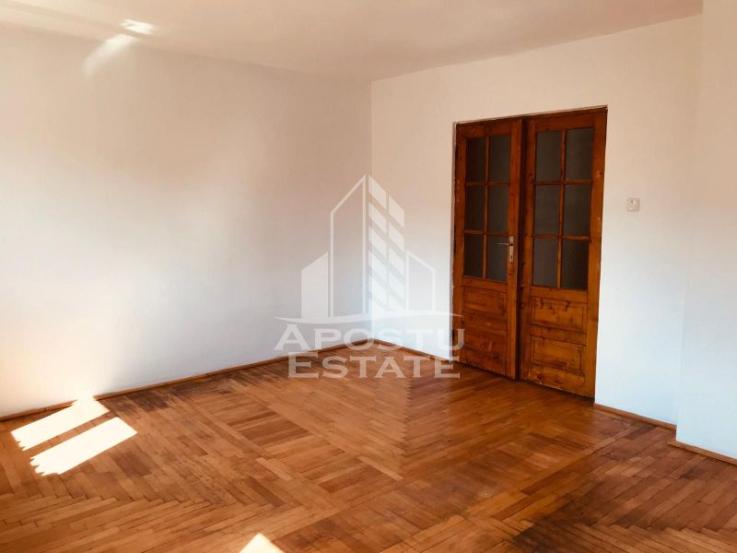 Casa tip duplex, P+2E, garaj, zona Simion Barnutiu