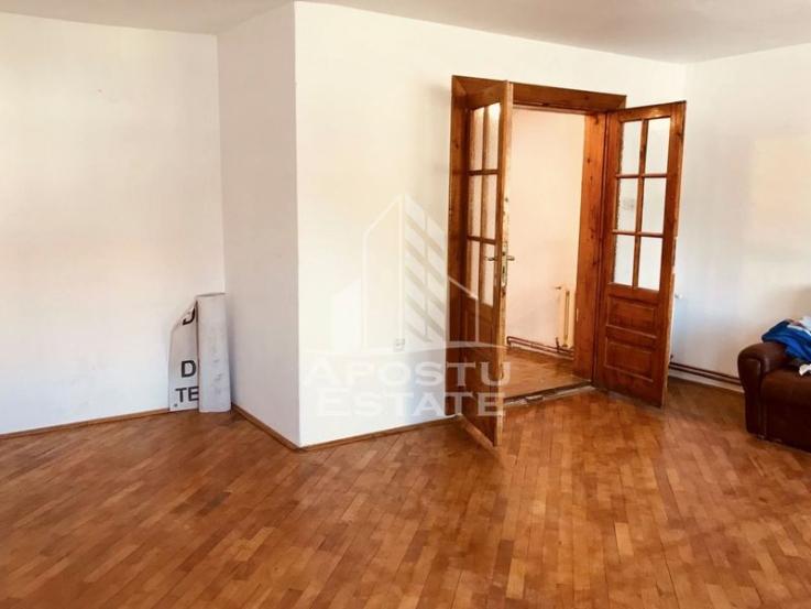 Casa tip duplex, P+2E, garaj, zona Simion Barnutiu