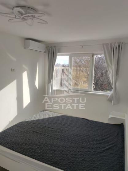 Apartament cu 4 camere, centrala proprie, zona Cetatii