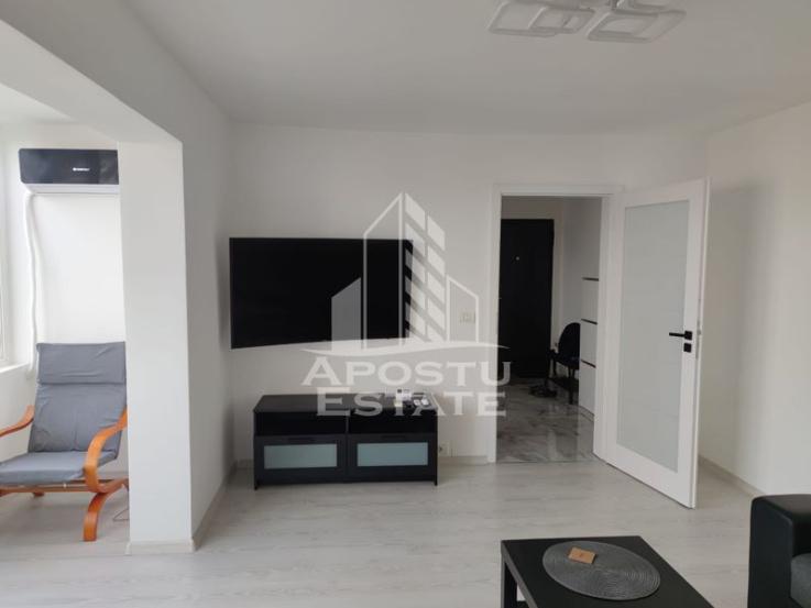 Apartament cu 4 camere, centrala proprie, zona Cetatii