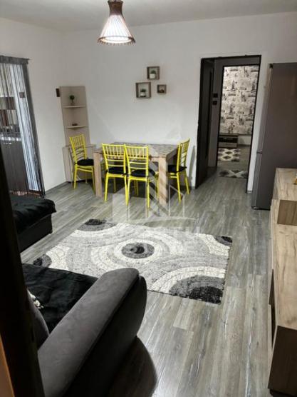 Apartament cu 3 camere in zona Lipovei