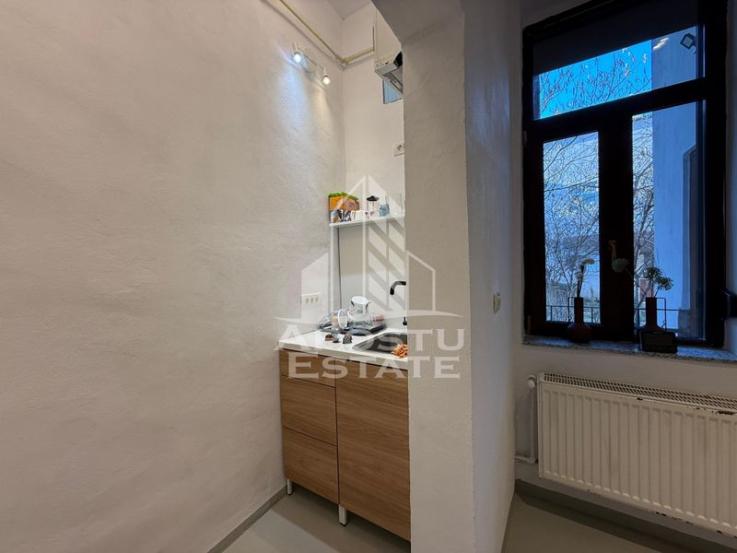 Apartament 3 camere, parter înalt, garaj propriu și parcare securizată