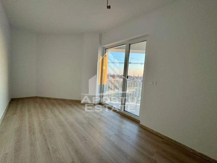 Apartament cu 3 camere, loc de parcare, zona Aradului